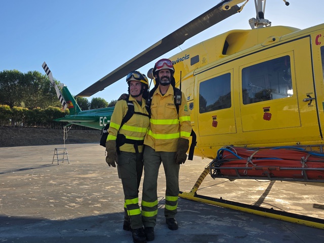 Forest firefighters Isabel María Moreno Jiménez and José del Río González. Photo © Karethe Linaae